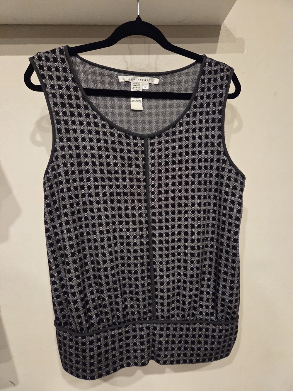 Max Studio Black and Gray Geometric Tank